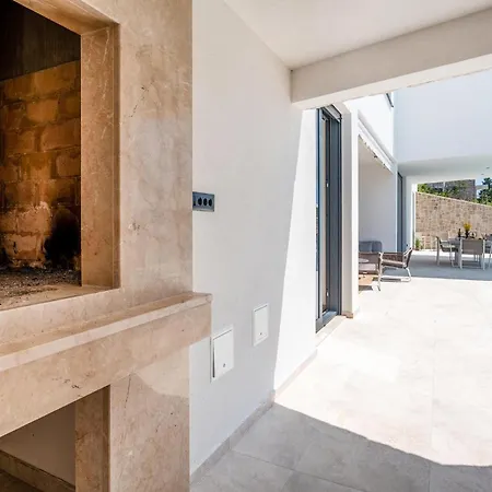 Beautiful In With Kitchen *