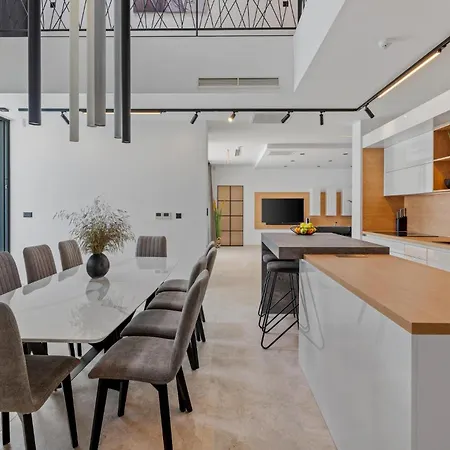 Beautiful In With Kitchen * Omis